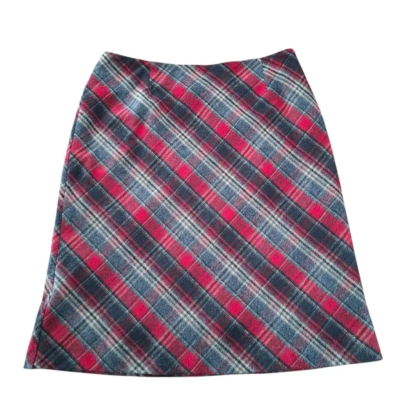 Wardrobe Essentials Vintage wool plaid skirt tartan skirt Size 10 Made In Canada - Picture 3 of 10